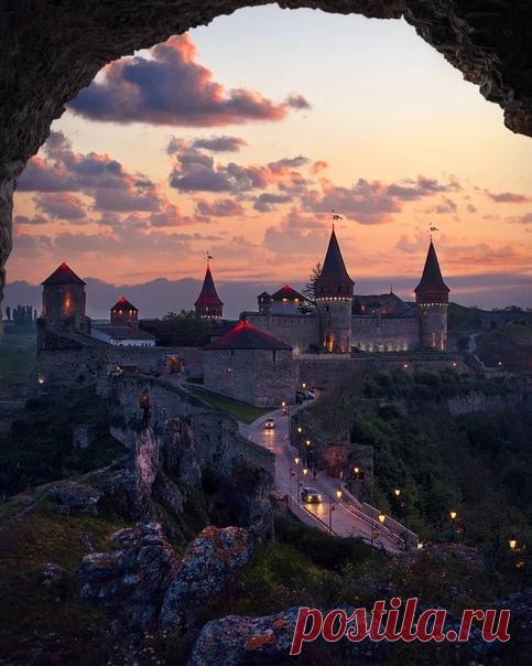 Каменец-Подольский замок, Украина Выглядит, как начало какого-то мультфильма Диснея