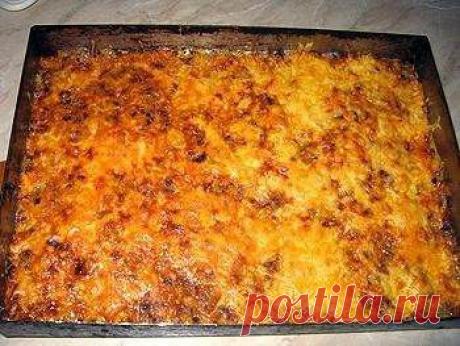 Мясная солянка под сырной корочкой | LolaModa женский онлайн журнал
- Отварная говядина – 200 гр.;

- Ветчина – 50 гр.;

- Язык — 70 гр.;

- Сосиски – 60 гр.

- Капуста – 1 кг;

- Масло – 40 гр.;

- Бульон – 110 мл;

- Огурцы соленые – 80 гр.;

- Лук – 40 гр.;

- Томатная паста — 50 гр.;

- Морковь -35 гр.;

- Сыр – 110 гр.;

- Маслины – 120 гр.;

- Сметана – по вкусу;

- Специи.