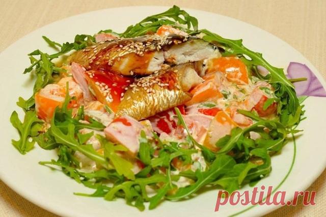 Салат с копченой рыбой и болгарским перцем — БЛИНЧИК