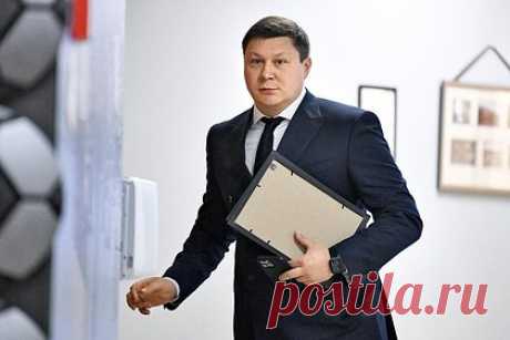 В России заявили о готовности провести чемпионат Европы по футболу. Генеральный секретарь Российского футбольного союза (РФС) Максим Митрофанов заявил, что в стране готовы провести чемпионат Европы. Митрофанов посчитал, что Россия вполне в состоянии провести турниры 2036 и 2040 годов и готова подать заявку в любой момент. По его мнению, россияне могут организовать лучшее соревнование.