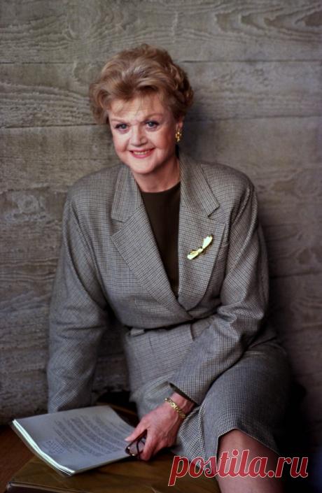 Анджела Лэнсбери (Angela Lansbury)
- 16 октября, 1925