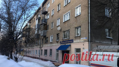 Ребенок попал в больницу после падения наледи с крыши дома в Иванове. В Иванове 13-летняя школьница госпитализирована после падения на нее наледи с крыши жилого дома. Об этом сообщает пресс-служба прокуратуры региона. Инцидент произошел днем 30 января во дворах жилых домов по улице Кузнецова в Иванове. ...