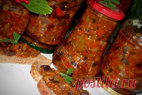 из баклажанов без уксуса
Очень вкусный салат, по вкусу напоминает кабачки с грибами и очень хорошо хранится зимой, хотя готовится без уксуса. 
Для приготовления понадобится:
• Баклажаны - 4 кг.; 
• Болгарский перец - 1 кг.; 
• Морковь - 1,5 кг.; 
• Лук репчатый ,1,5 кг.; 
• Томатная паста - 250 гр.;
• Соль - 3 стол. ложки; 
• Сахарный песок - 2 стол. ложки; 
• Растительное масло - 250 гр.
Приготовление: 
1. Все овощи хорошенько вымыть, очистить.
2. Баклажаны нарезать кубик...