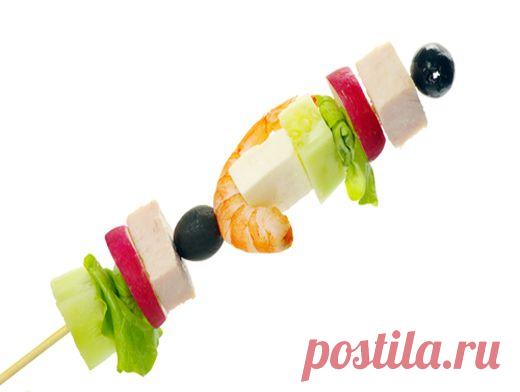 Салат на шпажке