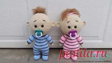 ПУПС КРЮЧКОМ. BABY WITH DUMMY BY MARIYA KOZLOVA
Материалы:
Пряжа (на образце Vita cotton lira):
- бежевый (ручки и голова);
- голубой или розовый (тело);
- желтый или любой другой цветной для соски;
- немного черного, чтобы вышить брови;
- коричневый (волосы).
Крючок 1,3.
Наполнитель (Набиваем по ходу вязания).
Иглы для сшивания.
Кусочки черного фетра для глаз.
Крючок 3,25 мм
Пряжа Big Twist Yarns 339м/170г
Пряжа Red Heart 333м/198г
Глаза безопасные 15мм
Рост пупса 14" - 3...