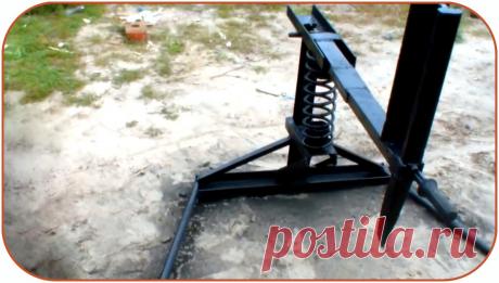 Механический дровокол своими руками Здравствуйте, уважаемые читатели и самоделкины!Наверное каждый из Вас колол дрова, и знает, насколько трудоемким является этот процесс.В данной статье, автор YouTube канала «Fodiator Ch» расскажет Вам, как он изготовил устройство, в несколько раз облегчающее колку дров.Эта самоделка достаточно