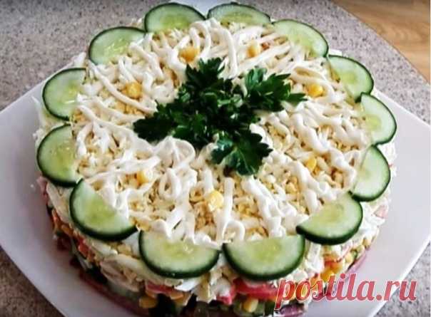 Салат с крабовыми палочками, свeжим огурчиком и кукурузой

Ингрeдиенты:
огурeц свежий — 70 гр
колбаса — 0,3 кг
Показать полностью…