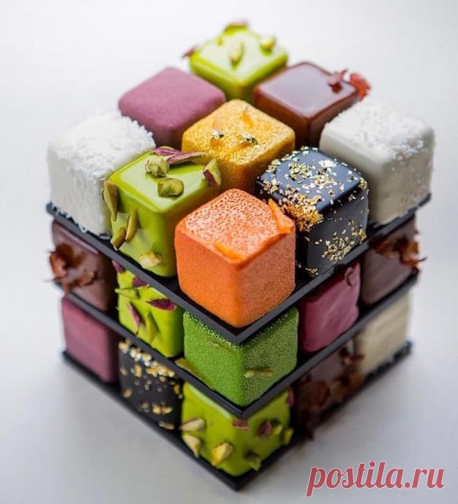 Искусство может быть интересным: 14 самых потрясающих творений за последнее время