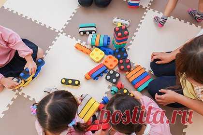 В российских вузах появятся комнаты для детей студенток и преподавательниц. В российских университетах появятся комнаты для пребывания детей, которые помогут молодым мамам заботиться о ребенке без отрыва от обучения или преподавания в вузе. Об этом в ходе публичной дискуссии рассказала заместитель министра науки и высшего образования России Ольга Петрова.