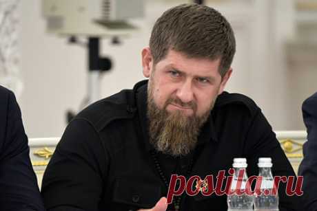 Кадыров пошутил о «секретных тюрьмах» в Чечне. Глава Чечни Рамзан Кадыров рассказал, что в каждой семье республики есть «секретная тюрьма». «Друзья, до недавних пор я всегда утверждал, что у нас нет секретных тюрем. Я действительно был в этом убежден и никогда не верил всяким статейкам. Но правда когда-то должна восторжествовать», — заявил он.