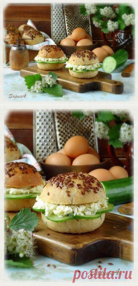 Булочки с льняным семенем и яичным паштетом