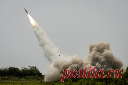 Ирак назвал удары США по целям в республике нарушением суверенитета. Удары Вооруженных сил США по целям в Ираке нарушают суверенитет страны. Об этом говорится в заявлении премьер-министра республики Мухаммеда ас-Судани. Правительство Ирака осуждает то, что произошло 26 декабря 2023 года, когда американские силы атаковали иракские военные объекты под предлогом ответных мер.