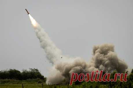 Ирак назвал удары США по целям в республике нарушением суверенитета. Удары Вооруженных сил США по целям в Ираке нарушают суверенитет страны. Об этом говорится в заявлении премьер-министра республики Мухаммеда ас-Судани. Правительство Ирака осуждает то, что произошло 26 декабря 2023 года, когда американские силы атаковали иракские военные объекты под предлогом ответных мер.