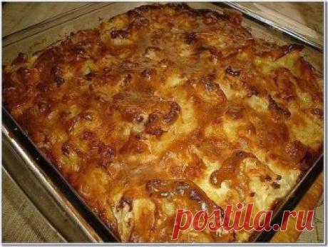 КАПУСТНЫЙ ПИРОГ ДЛЯ ЛЕНИВЫХ
Пирог делается просто, но он очень вкусный.
Аромат стоит на весь дом!
500 грамм капусты, мелко нарезать и положить на сковороду или в форму для запекания (я всегда готовлю в разъёмной форме диаметром 26 см).
Растопить полпачки маргарина (125 г.) и залить им капусту.
Для теста взбить до однородной массы
3 яйца
5 ст.л. сметаны (24% жирности)
3 ст.л. майонеза
6 ст.л. муки
1 ч.л. соли
2 ч.л. разрыхлителя 
Форму с капустой залейте тестом и поставте в разогретую