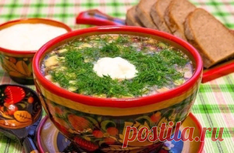 5 ВКУСНЕЙШИХ РЕЦЕПТОВ ОКРОШКИ 

РЕЦЕПТ № 1
(Окрошка на простокваше)

Понадобится: на литр домашней простокваши - 3 яйца, 3 огурца, по 1 - 2 пучка укропа, петрушки, кинзы, зеленого лука, 1 долька чеснока, соль, перец.

Приготовление: огурец и яйца мелко порезать, зелень мелко порубить, все ингредиенты добавить в простоквашу. Посолить, поперчить, для остроты добавить мелко-мелко порубленный чеснок.

РЕЦЕПТ № 2
(Окрошка овощная)

Понадобится: на полтора литра домашнего кваса ...