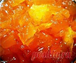 Три рецепта варенья из тыквы.
По вашим просьбам.
Эти вкусные рецепты варенья из тыквы не только вкусные, но и полезные. Если у Вас отличный урожай тыквы, то рекомендуем приготовить такое лакомство.
ВАРЕНЬЕ ИЗ ТЫКВЫ.
Нам понадобится:
1 кг тыквы
850 грамм сахара
1 лимон
1 апельсин
Приготовление:
Тыкву чистим, нарезаем кубиками.
Лимон очищаем от семян, нарезаем мелко с цедрой.
Апельсин очищаем от шкурки и семян, нарезаем мелко.
Все соединяем, засыпаем сахаром, даем настояться в комнате, пока