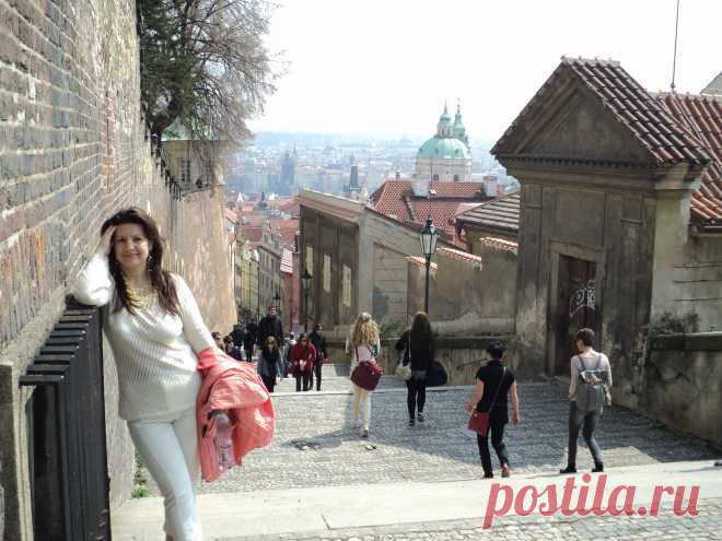 Прогулки по Праге на общественном транспорте и пешком без проф.экскурсий, но с рассказами, показами, фотосессией и ответами на все вопросы - 20 евро/час с чел. либо 100 евро/день за компанию от 2 человек: встреча и проводы к Вам в отель, квитанция об оплате перед выездом на прогулку.