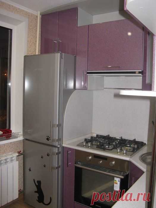 Картинки по запросу дизайн маленькой угловой кухни газовой колонкой 6 кв.м.
