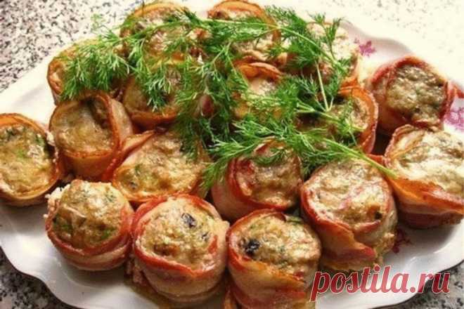 Вкусная горячая закуска «Буржуй в телогрейке» к Новогоднему столу 2019 Вкусная горячая закуска «Буржуй в телогрейке» к Новогоднему столу 2019
Вкусная горячая закуска «Буржуй в телогрейке» к Новогоднему столу 2018. Буржуй в телогрейке — это блюдо настоящая бомба Вкус прос…