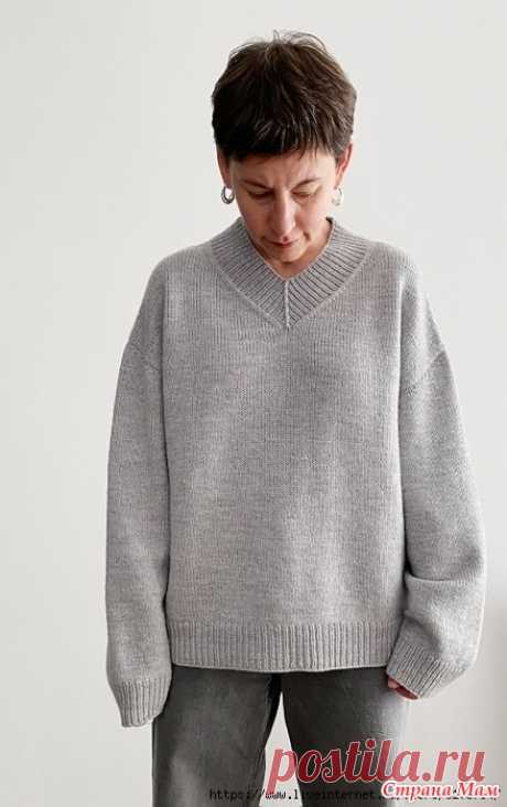 Minimal Pull от katarinkaknits. Спицы. Пуловер оверсайз со спущенным плечом и неглубоким V-образным вырезом. Вяжется сверху вниз без швов. Вязание начинается с формирования плечевых скосов и горловины спинки укороченными рядами.