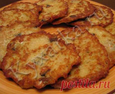 Картофельные оладьи с рыбой.