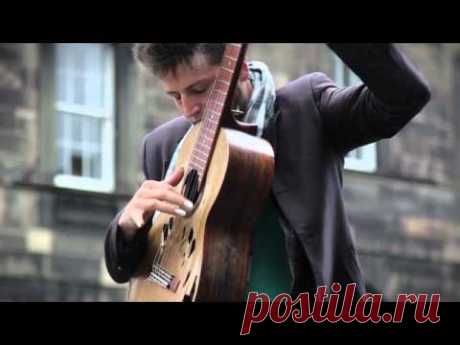 Tom Ward Busking at Edinburgh Fringe Festival - YouTube