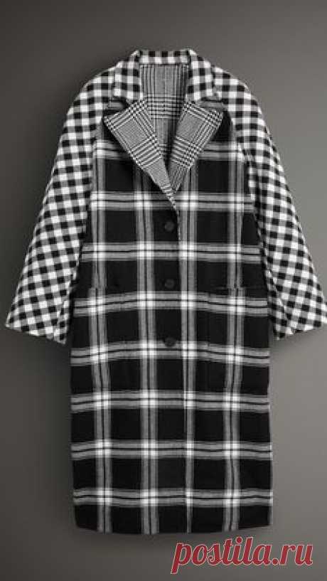 Двустороннее пальто из смесовой шерсти со вставками в клетку с разным рисунком (Черный / Белый) - Для женщин | Burberry