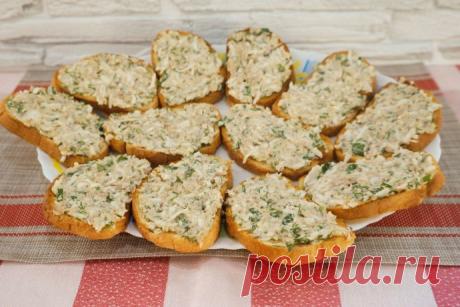 ​Бутерброды с сардиной и яйцом на скорую руку