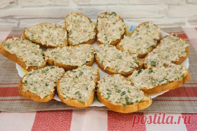 ​Бутерброды с сардиной и яйцом на скорую руку