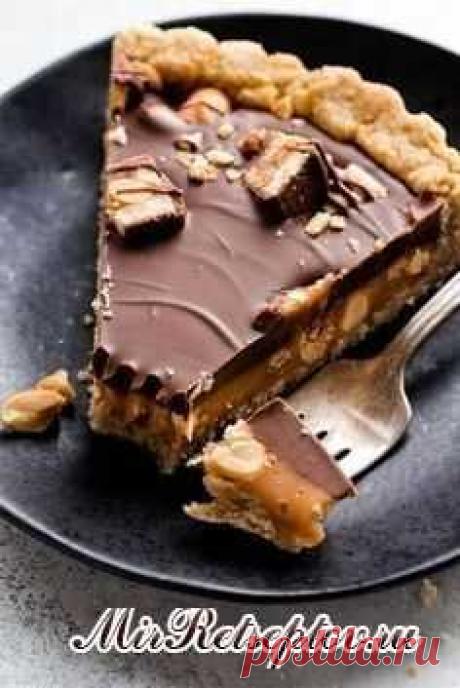 Торт "Сникерс" - Шедевры кулинарии Любителям «западных» шоколадок посвящается. Ингредиенты для рецепта Торт “Сникерс” : Коржи: 6 желтков 1,5 стакана сахара 250 г сливочного масла 1 …