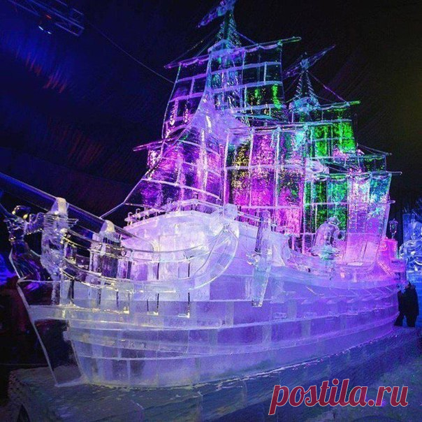Ледовая скульптура. Как вам? ☺