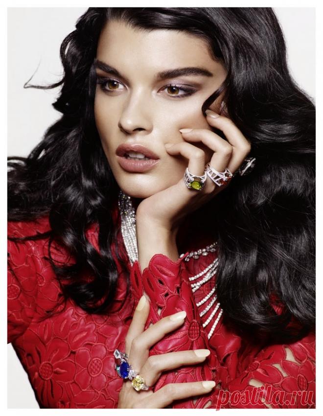 Кристал Ренн (Crystal Renn) в фотосессии Марка Абрахамса (Mark Abrahams) для журнала Vogue Germany (ноябрь 2012)