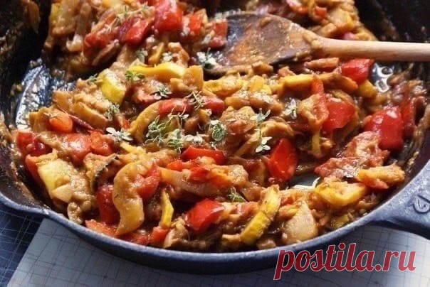 Вкуснейшее овощное рагу

100гр - 23 ккал

Ингредиенты
Баклажаны 4 штуки
Кабачки 2 штуки
Помидоры 7 штук
Огурцы 3 штуки
Чеснок ½ головки
Орегано сушеный 2 столовые ложки
Базилик 2 столовые ложки
Шафран 1 столовая ложка
Масло оливковое 50 г

Инструкция

1. Берем кадку или противень.
2. Баклажаны, кабачки, огурцы и помидоры чистим, режем крупными кубиками.
3. Пропускаем чеснок через чеснокодавилку.
4. Добавляем орегано, базилик, шафран.
5. Поливаем оливковым маслом.
6. Помеща...