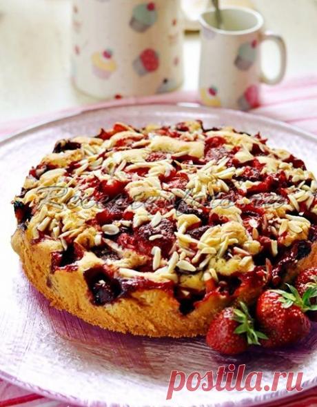 Пирог с клубникой