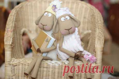 выкройка конь Аргон по которой можно сшить и забавных овечек.