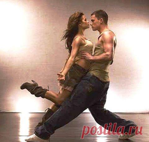 Мужчина и женщина: отличия на энергетическом плане

Что такое женщина, кто такая женщина и чем она отличается от мужчины? Господь Бог не просто так создал мужчин и женщин — они отличаются между собой. Помимо того, что у каждого есть свои функции, в нас и энергия двигается по-разному.

В Ведах говорится о том, что у каждого человека есть 7 психических энергетических центров>>>>