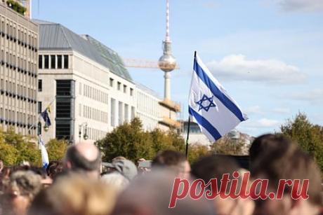 В Израиле отменили занятия в учебных заведениях. Министерство образования Израиля приняло решение отменить занятия в учебных заведениях страны на два дня. На территории всей страны 9 и 10 октября учащиеся освобождены от занятий в связи с обострением ситуации. 8 октября военно-политический кабинет Израиля объявил о переходе страны в «состояние войны».