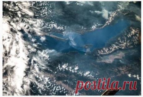 Вид сверху лучше: космонавт Олег Артемьев опубликовал фотографию озера Байкал » irkutsk-today.ru - онлайн новости Иркутска и Иркутской области