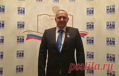 Главе Балканского союза велоспорта, включившему гимн РФ, вручили награду Россотрудничества. Во время любительского чемпионата мира Владимир Куваля нарушил запрет Всемирного антидопингового агентства и включил гимн России в честь победы Марины Летаевой