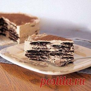 Кофейный десерт из вафель и крема