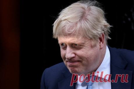 Политолог рассказал о наглости «дурачка и болтуна» Джонсона. Директор Киевского центра политических исследований и конфликтологии Михаил Погребинский заявил, что премьер-министр Великобритании Борис Джонсон неадекватен и не способен оценить шаги, которые он совершает на международной арене. По мнению политолога, наглость Джонсона превосходит даже жесткую риторику США.