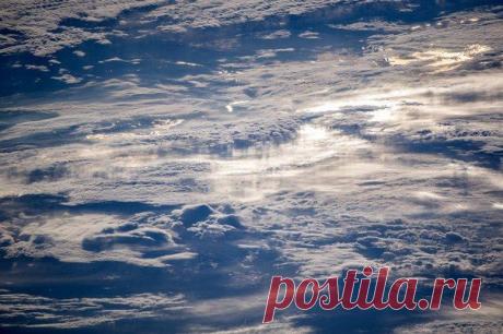 Облака. Фото космонавта Олега Артемьева / Физика невозможного!