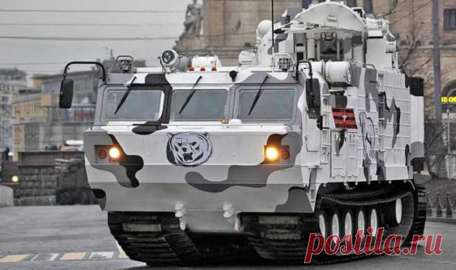 2018 ноябрь. Первые 12 боевых машин зенитно-ракетного комплекса (ЗРК) Тор-М2ДТ на шасси двухзвенного гусеничного транспортера ДТ-30. Это первый дивизион новых ЗРК, предназначенных для использования в Арктике