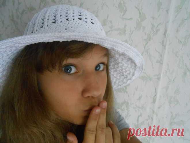 Летние женские шляпки..