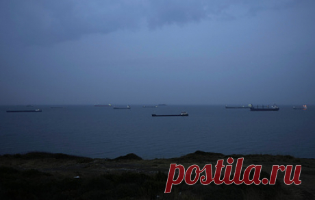 В ООН сообщили, что проход судов в Черное море в рамках зерновой сделки не осуществляется. По словам представителя генсека организации Стефана Дюжаррика, Совместный координационный центр уже более двух недель не выдавал соответствующих разрешений