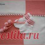 Вязаные носочки для ребенка до года.   Вот такие носочки  с помпонами можно связать для малыша до года.
 Для вязания мне  понадобилась пряжа двух цветов: белая -это 'Соната', Камтекс, Шерсть 50%, акрил 50%(100г/250м), персиковая- ALIZE Кашемир, 100% ...