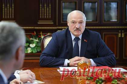 Лукашенко сравнил свободу слова с экстремизмом. Президент Белоруссии Александр Лукашенко полагает, что свобода слова в стране переросла в экстремистскую деятельность, а атмосфера страха и недоверия в обществе воцарилась благодаря сфабрикованным против представителей власти «сливам». Ситуацию в информационном пространстве он сравнил с «кровавой распрей».