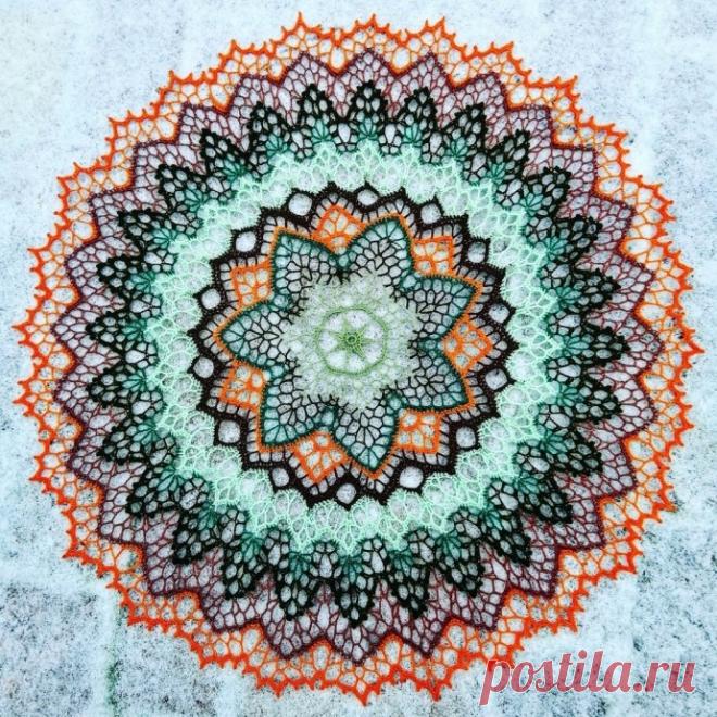 Салфетка "Цветик-семицветик" крючком