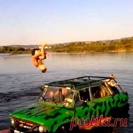 Самоделка из Москвича, амфибия 4 х 4: фото сборки, видео Плавающий Москвич, самодельная амфибия 4 х 4: фото сборки автомобиля с описанием, а также видео испытаний самоделки на воде.