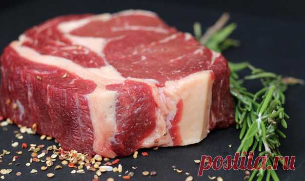 Подходит ли мясная #диета для похудения

Мясная диета включает в себя только одно: мясо! Но много и несколько раз в день. 
- В #меню вы не найдете ни фруктов, ни овощей. 
- И все с целью быстро сбросить килограммы.

Так давайте узнаем, что такое #мясная_диета, если у нее есть преимущества и каковы недостатки и полезна ли она?
- Мясная #диета